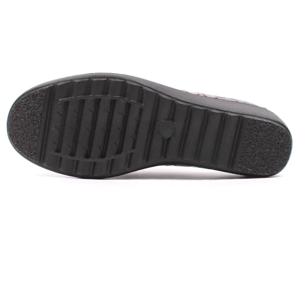 Beth Croc Women's Comfort Walk Shoes Burgundy