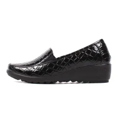 Beth Croc Women's Comfort Walk Shoes Black