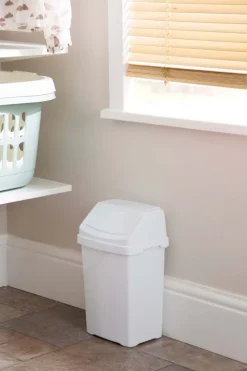 Casa 8 Litre Swing Bin White