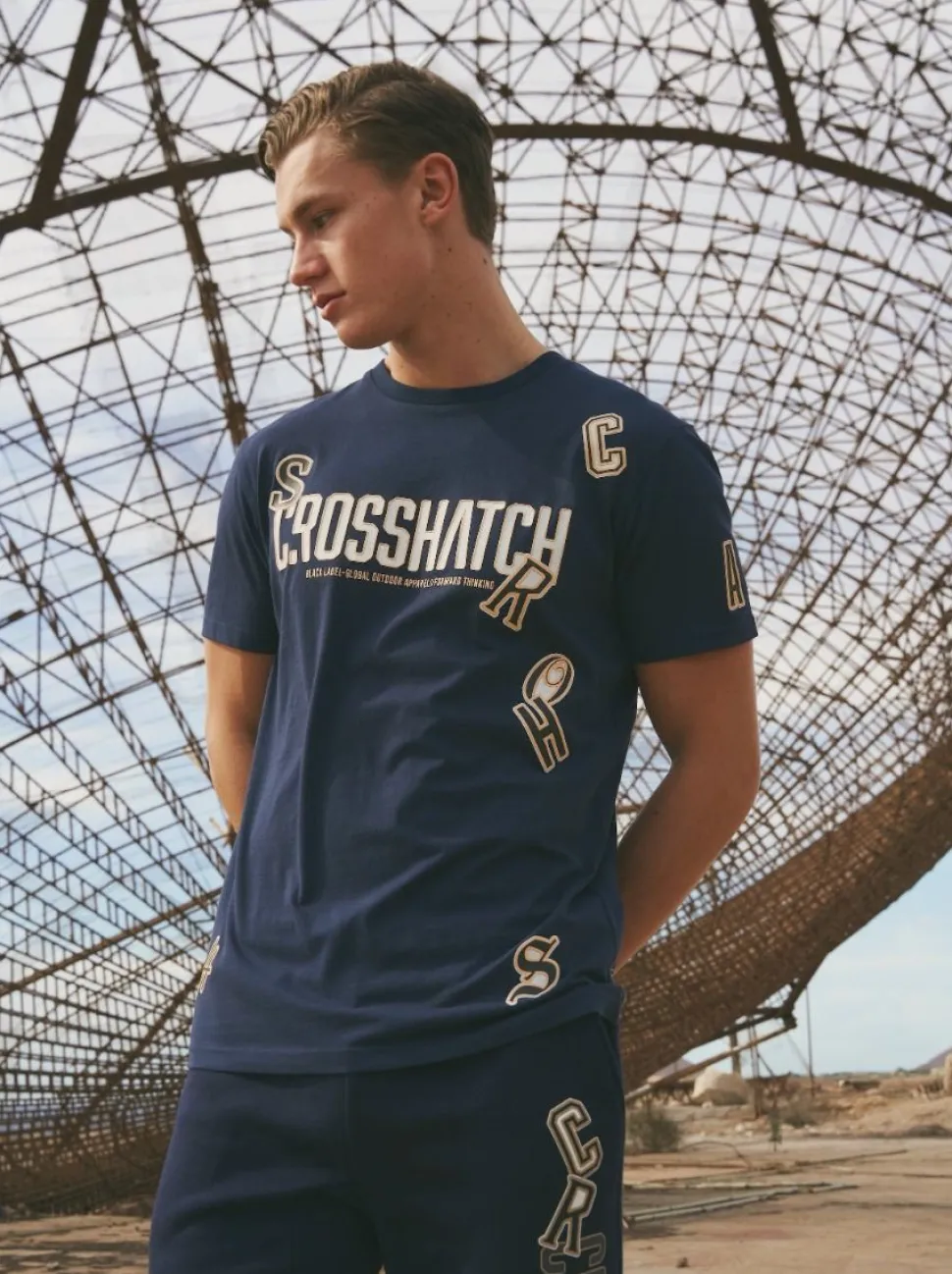 Doddington T-shirt Navy by Crosshatch