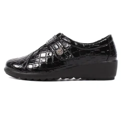 Mia Croc Women's Comfort Walk Shoes Black